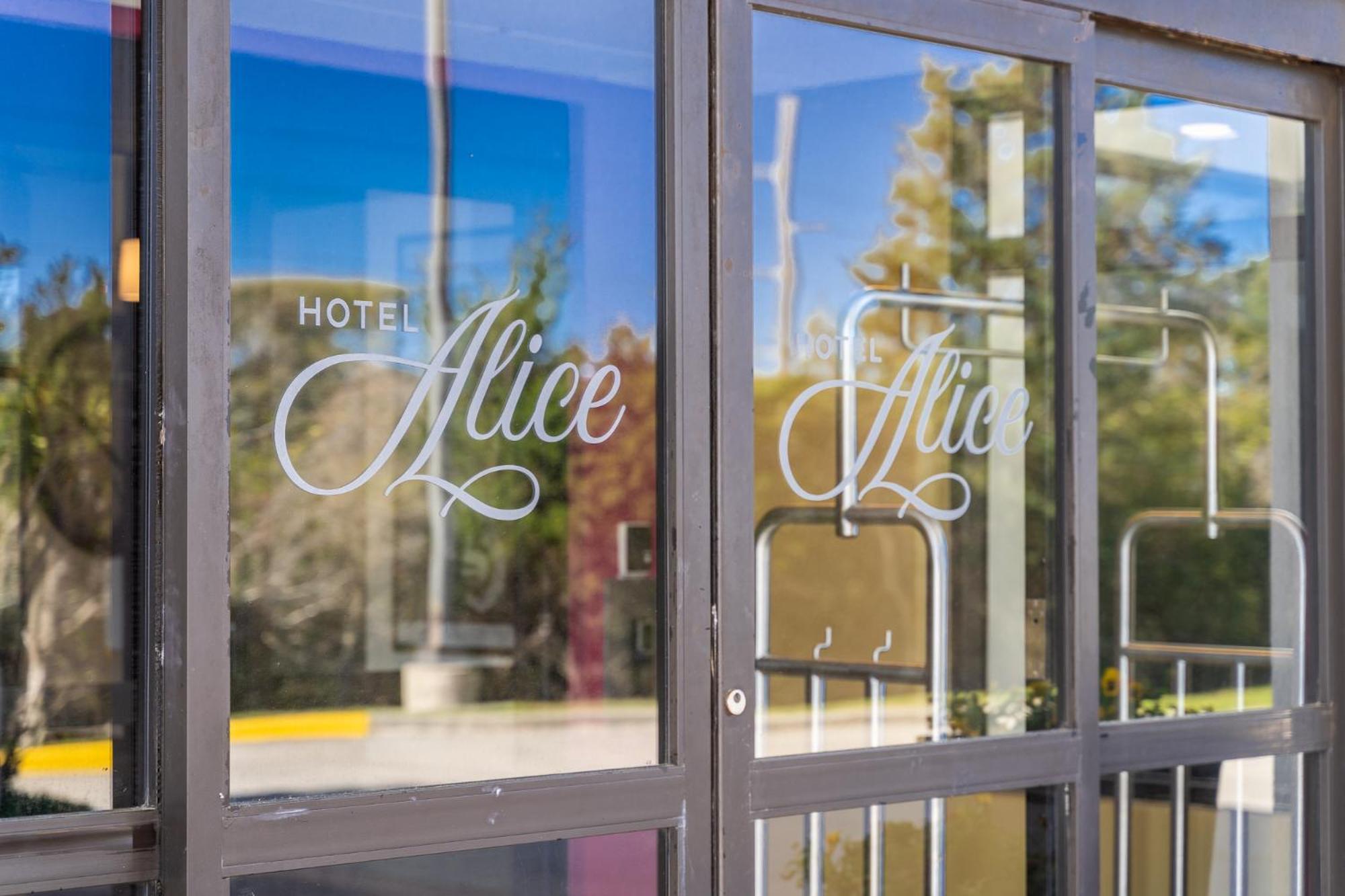 Hotel Alice Пайн Нолл Шорс Экстерьер фото