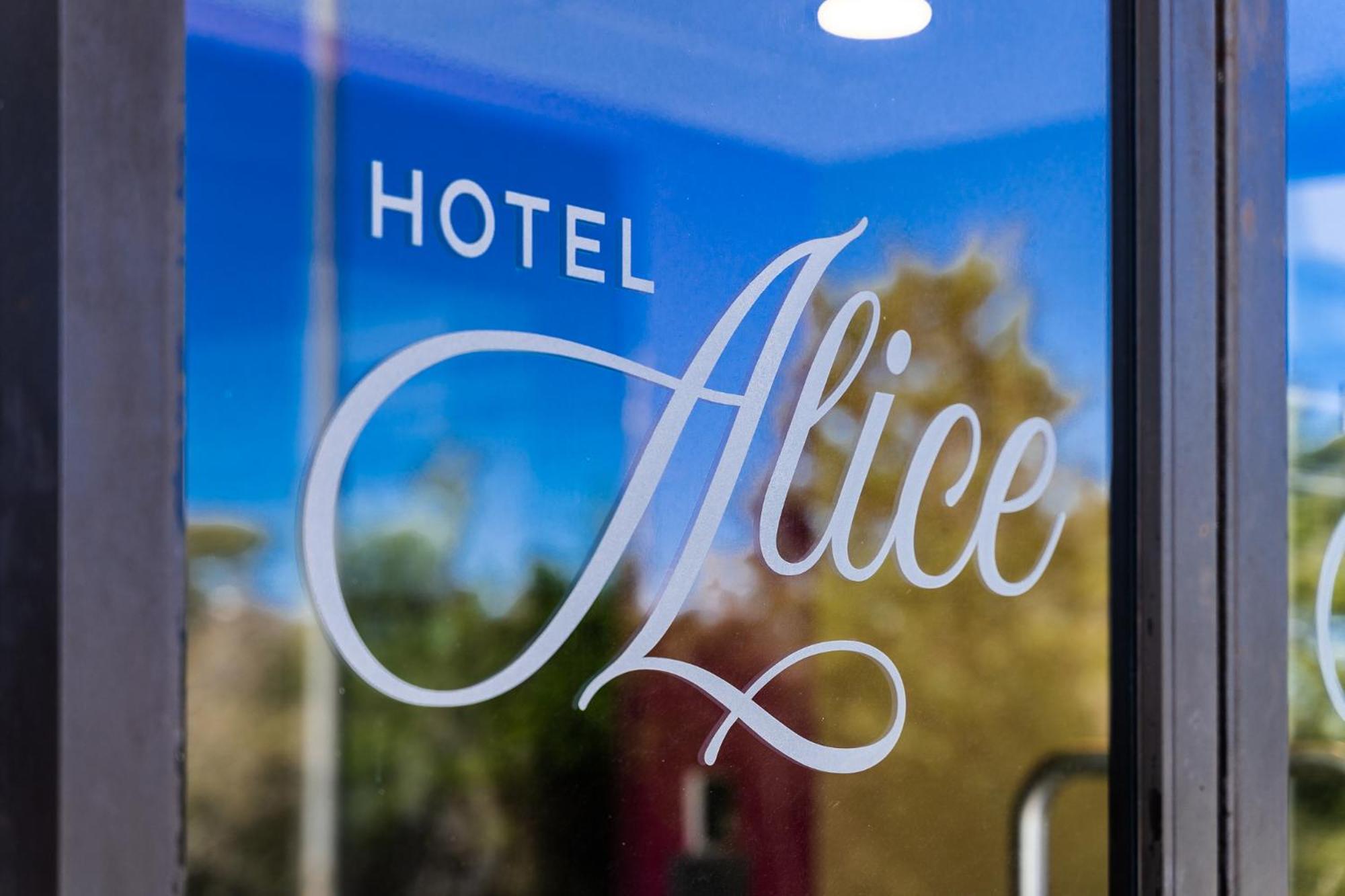 Hotel Alice Пайн Нолл Шорс Экстерьер фото